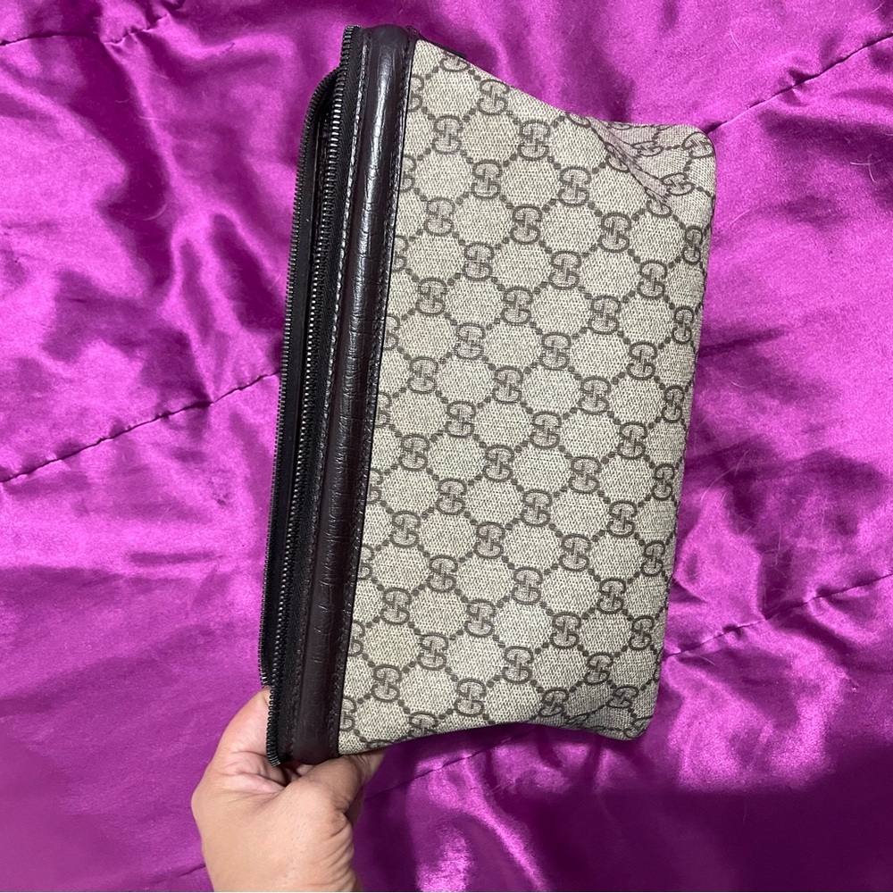 Gucci GG Supreme Tick Makeup/Toiletry Bag - Picture 7 of 17